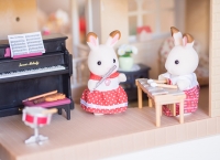 Céleste a testé le set de leçon de musique des Sylvanian Families