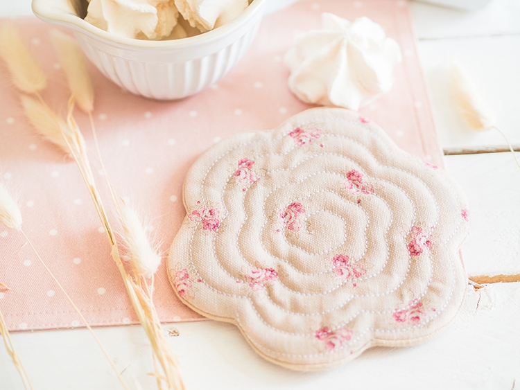 Sous tasse / mug rug - Cashmere Posies