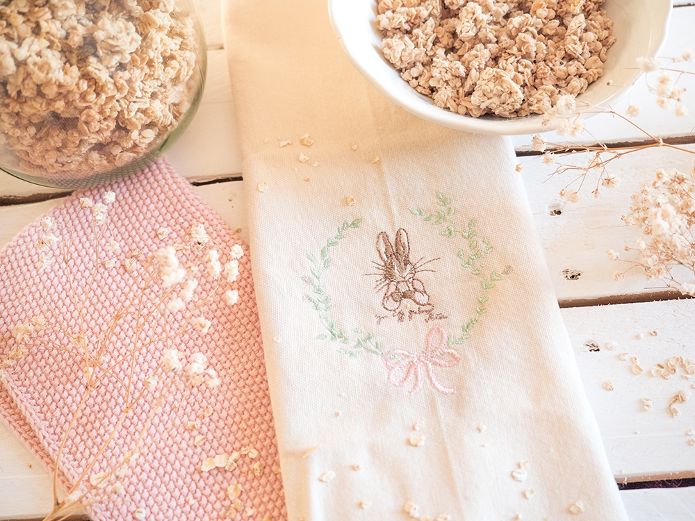 Serviette de table en coton - Lapin dans couronne romantique