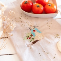 Pierre Lapin cueille des tomates