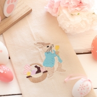 Pierre Lapin et la chasse aux oeufs