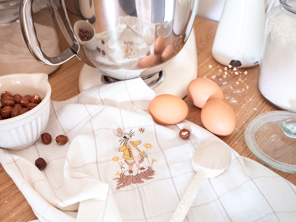 Tea Towel - Lapin et la petite abeille