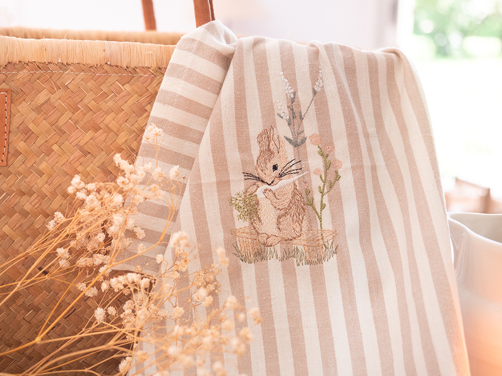 Pierre Lapin grignote un panais