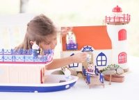 S'évader l'été avec le phare éclairé des Sylvanian Families