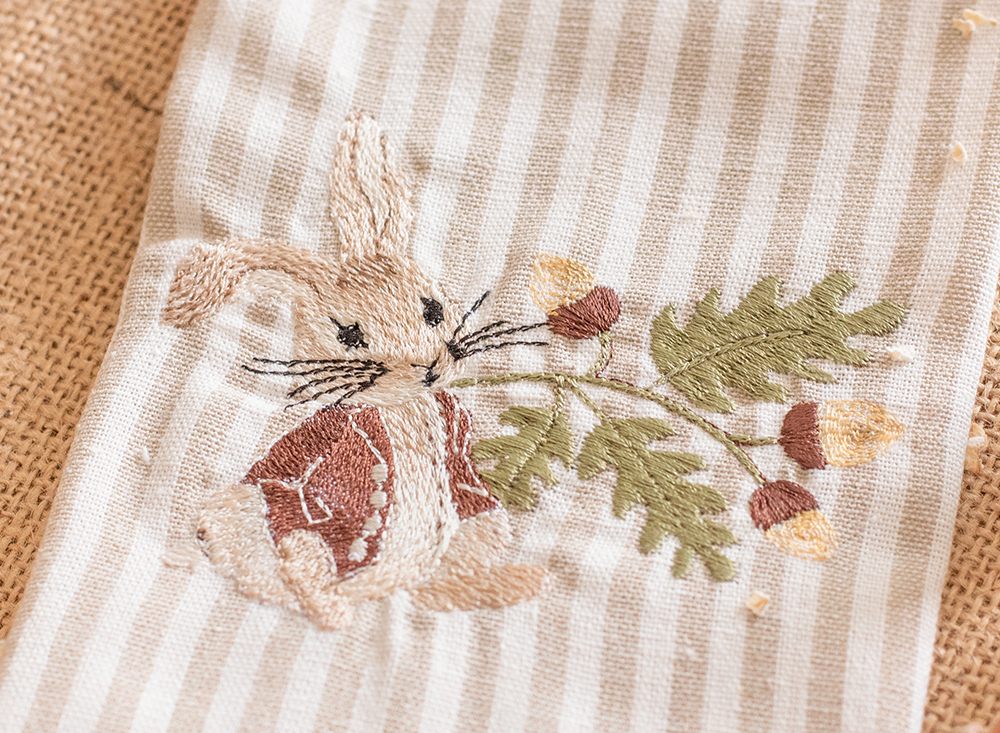 Pierre Lapin et les noisettes