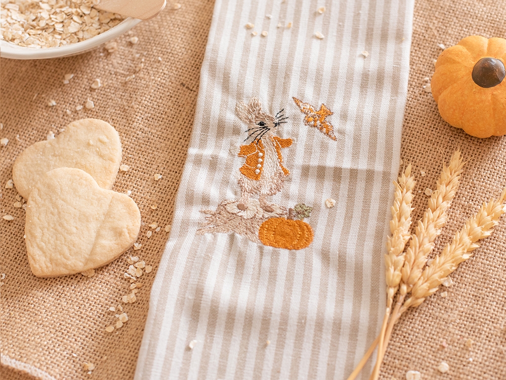 Serviette de table en coton - Pierre Lapin récolte les citrouilles