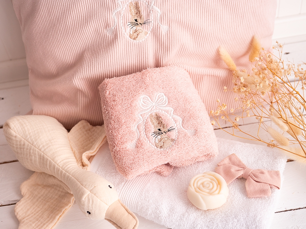 Serviette invitée - Médaillon Pierre Lapin