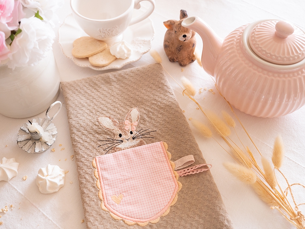 Tea Towel - Petit lapin dans la poche tissus vichy