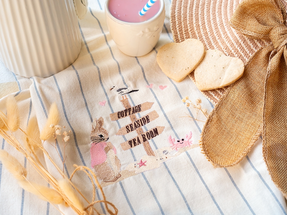 Tea Towel - Queue de coton au bord de la plage