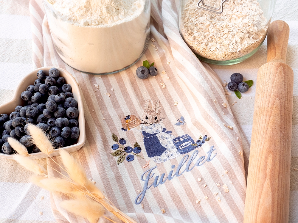 Tea Towel - Juillet - Pancakes aux myrtilles