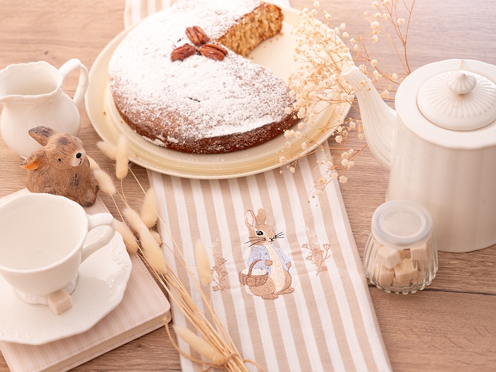 Tea Towel en coton - La cueillette de Pierre Lapin